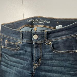 Size 6 American Eagle jeans for sale!